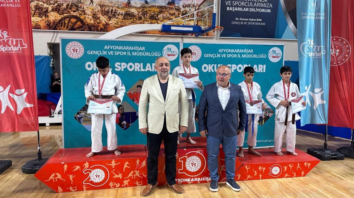 27 - 28 Nisan'da Afyon'da yapılan Okul Sporları Küçükler Türkiye Judo  Şampiyonasında Okulumuz Öğrencileri Madalyalara Abone Oldular. 